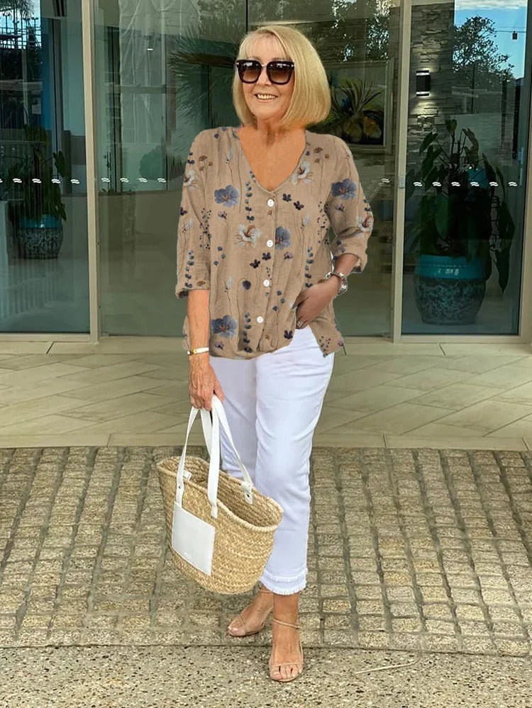 Bjørg | Blomstra bluse med avslappa eleganse