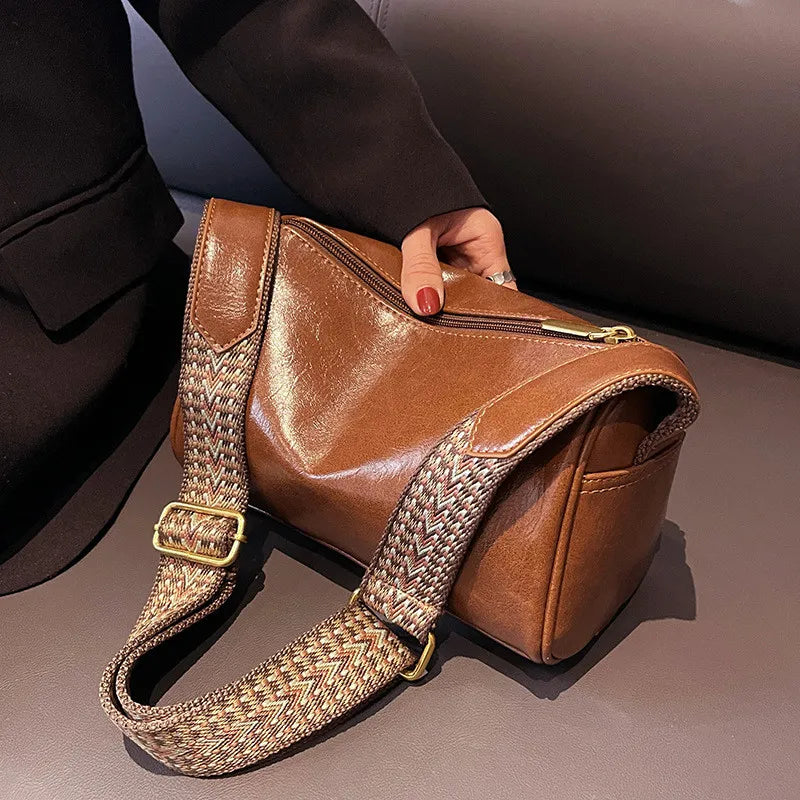 Bjørks™ | Stilren skulderveske med moderne stropp