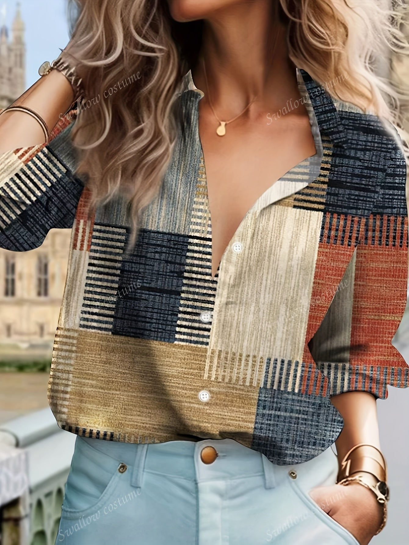 Bjørks™ | Skjortebluse med jordnære toner og grafisk mønster