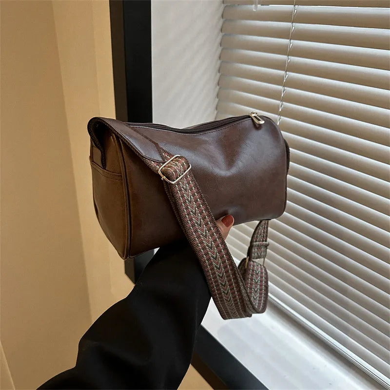 Bjørks™ | Stilren skulderveske med moderne stropp