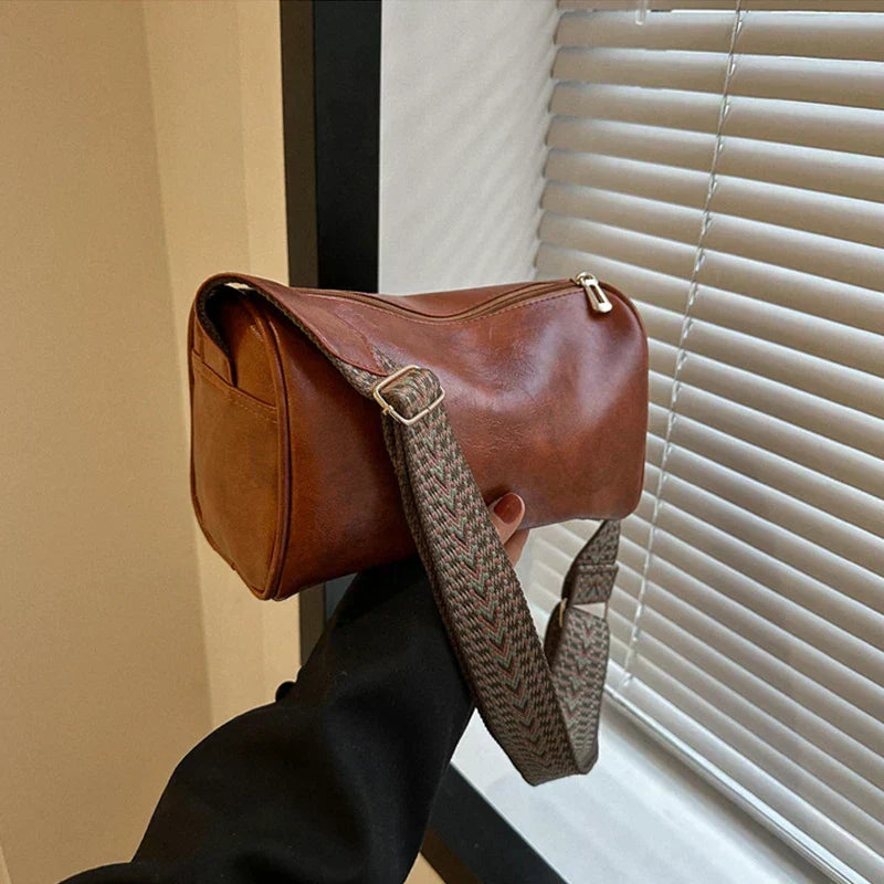 Bjørks™ | Stilren skulderveske med moderne stropp